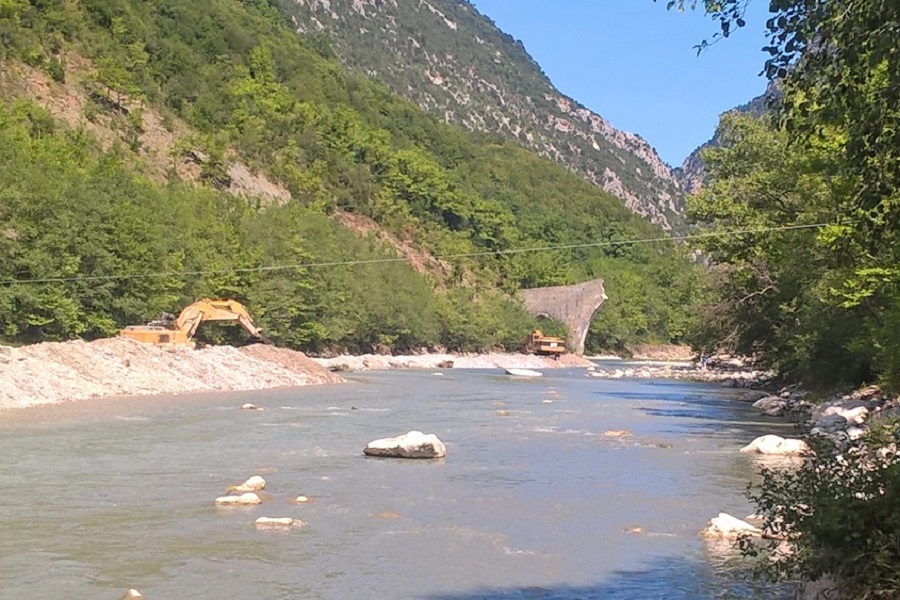Κυβερνητικές δεσμεύσεις για την αναστήλωση και την ανάληψη του κόστους